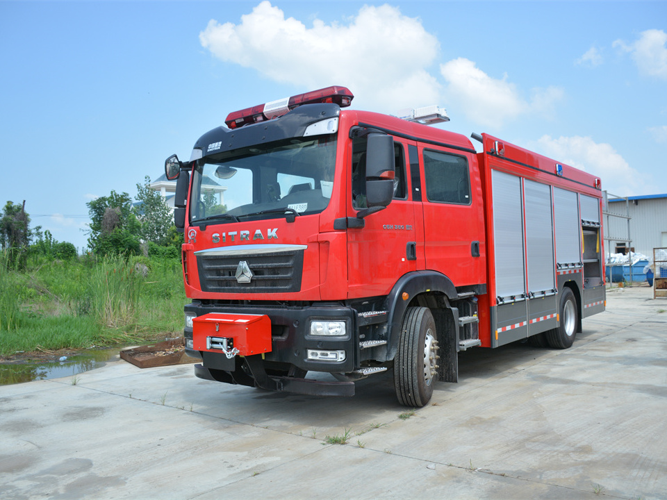 JDF5180GXFAP55/Z6壓縮空氣泡沫消防車(chē)（5.6噸）